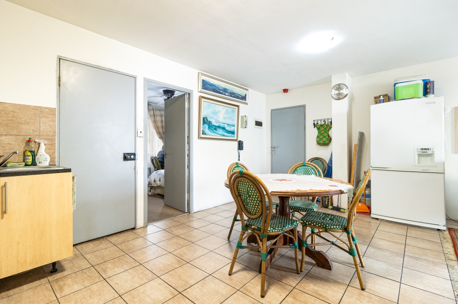 2 Bedroom Property for Sale in Zonnebloem Western Cape